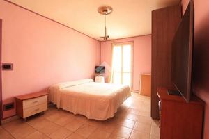 CASA SEMINDIPENDENTE A MONSUMMANO TERME