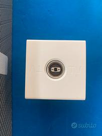 N4201D/2 presa TV DER. LIVING LIGHT . BLOCCO 10pz