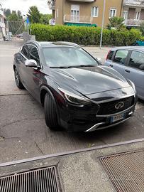 Infiniti qx30