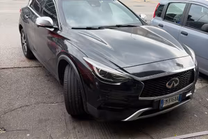 Infiniti qx30