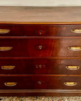 Comò antico in legno