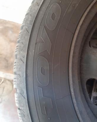  4 gomme invernali con cerchi 35€ cad 195/65 R15