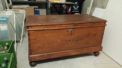Cassapanca in legno