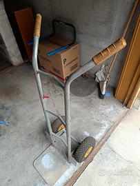 Carrello portatutto pieghevole professionale.