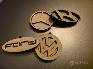 Portachiavi in legno realizzati con  taglio laser