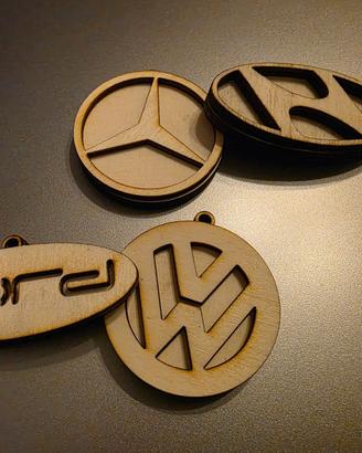 Portachiavi in legno realizzati con  taglio laser