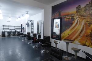 Negozio di 4 vani con 2 servizi L/13