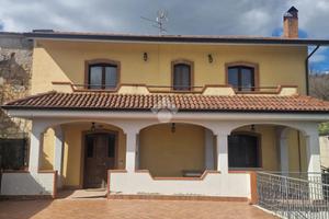 CASA SEMINDIPENDENTE A FOGLIANISE