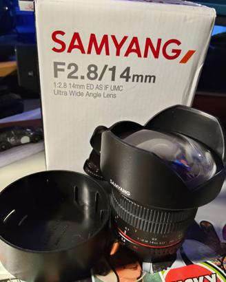 Samyang 14 mm f 2.8 per Nikon