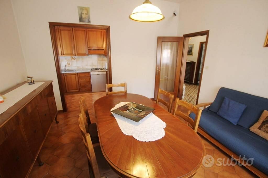 Appartamento di 141 m² con 4 locali e box auto a A - Altro