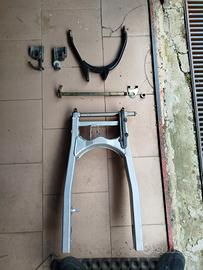 forcellone posteriore, tendicatena e perno ducati