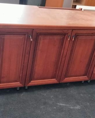 cucina in legno con forno 