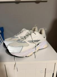Dior B22