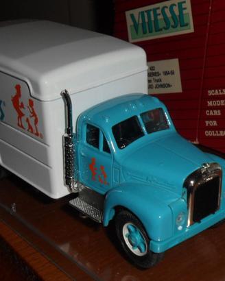 Mack Truck B-series 1954-59,scala 1:50 Vitesse