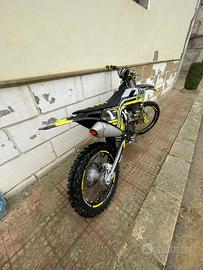 Cross husqvarna 250 4T