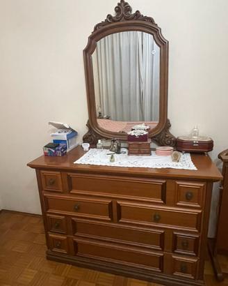 Mobile in legno con specchio