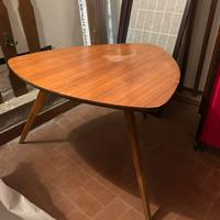 Tavolino in legno 3 piedi