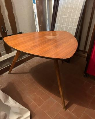 Tavolino in legno 3 piedi