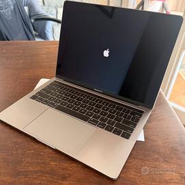 Macbook Pro 13" 2017 Touch Bar 3.1 GHz-8GB-256
