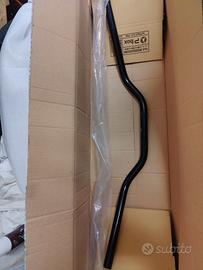 Manubrio barracuda 22 universale nero piega media