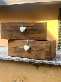 Coppia di portavasi in legno
