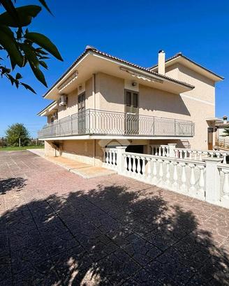 VILLA SINGOLA A CISTERNA DI LATINA