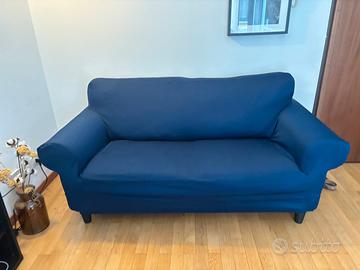 Divano a 2 posti - ritiro a mano