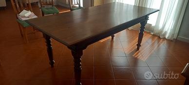 Tavola da pranzo in noce