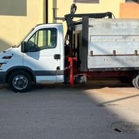 Iveco Daily c13 con gru