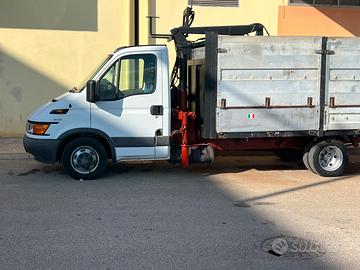 Iveco Daily c13 con gru