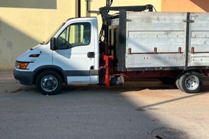 Iveco Daily c13 con gru
