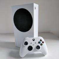 Xbox Series S 512GB – Come Nuova + Kit Batteria