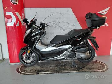 Honda Forza 300