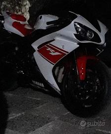 Yamaha YZF R1 - 2008