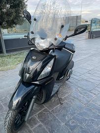 Kymco People GT 300