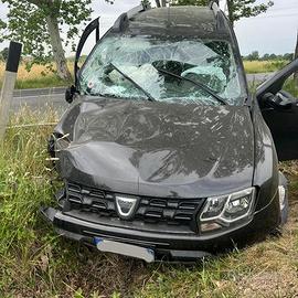 Pezzi di ricambio di Dacia Duster incidentata