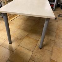 Scrivania lunghezza 180 cm