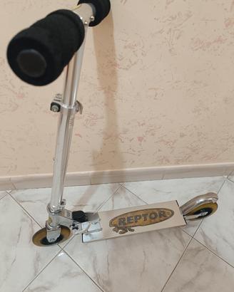 monopattino per ragazzi Reptor 