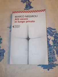 libro: Atti osceni in un luogo privato 