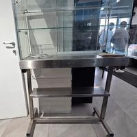 vetrina riscaldata con ruote