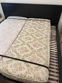 Letto singolo con rete e struttura in legno