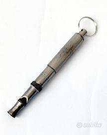 Fischietto a ultrasuoni richiamo per cani 10 cm.