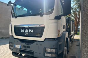 Man tgs 8x2 pianale con rampe carrellon e gru hiab