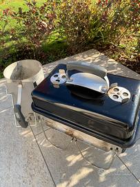 Barbecue Weber modello Anywhere a carbonella