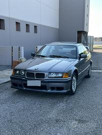 BMW E36 318is