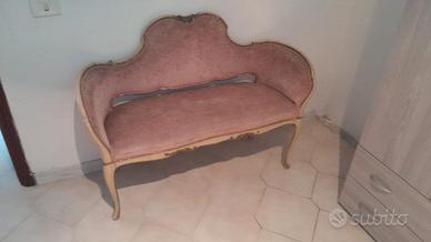 Divanetto antico 