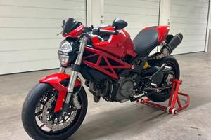 Ducati Monster 796