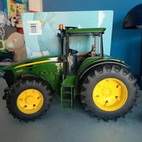 TRATTORE JOHN DEERE