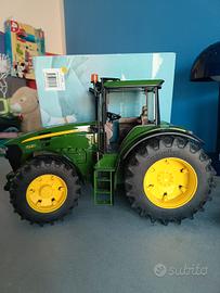TRATTORE JOHN DEERE