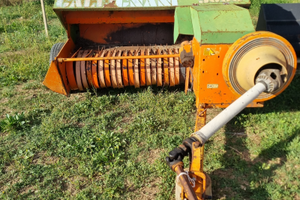 Pressa per balle paglia e fieno